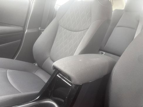 Used 2022 Toyota Corolla LE image 20