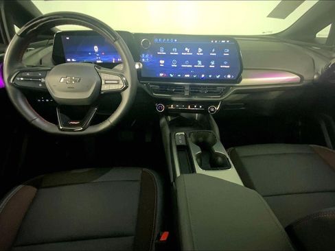 Used 2024 Chevrolet Equinox EV RS FWD image 15