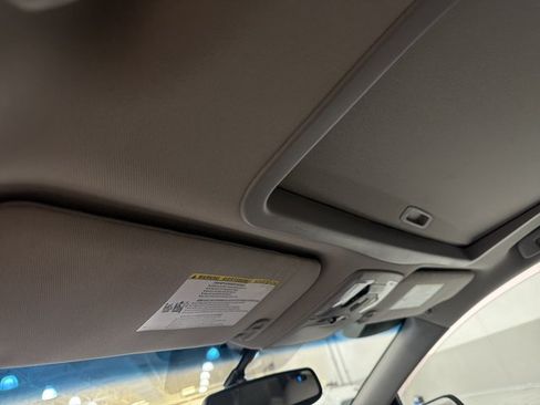 Used 2015 Toyota Sienna XLE FWD image 10