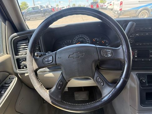 Used 2006 Chevrolet Avalanche Z71 w/ Sun And Sound Package AWD/4WD image 13