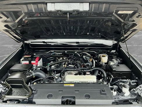 Used 2024 Toyota Tacoma SR5 AWD/4WD image 18