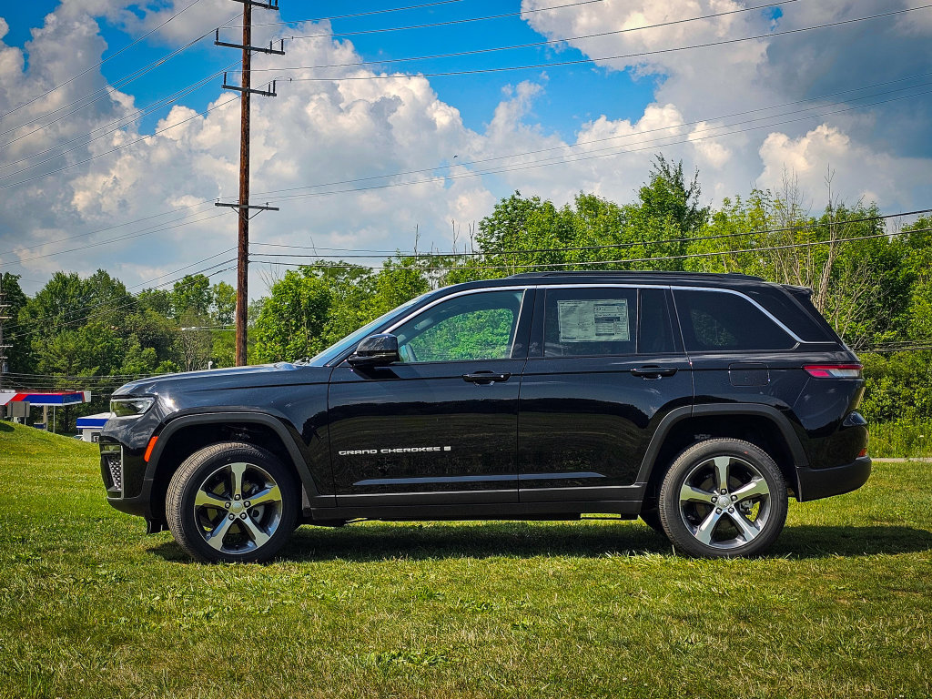 New 2026 Jeep Grand Cherokee Limited AWD/4WD image 6