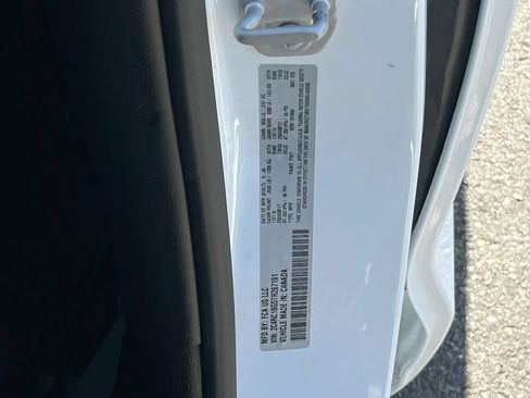 Used 2026 Chrysler Pacifica Select FWD image 31