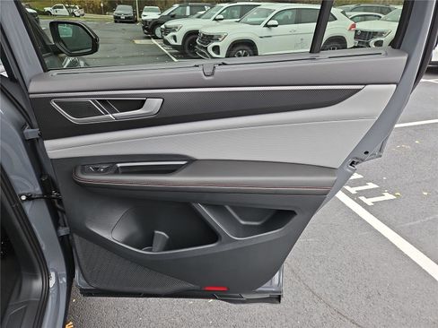 New 2026 Volkswagen Atlas Peak Edition image 30