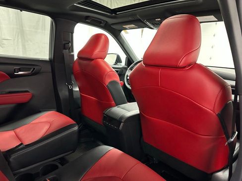 Used 2025 Toyota Highlander XSE image 62