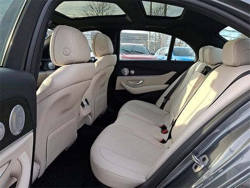 Used 2020 Mercedes-Benz E 350 4MATIC Sedan image 10