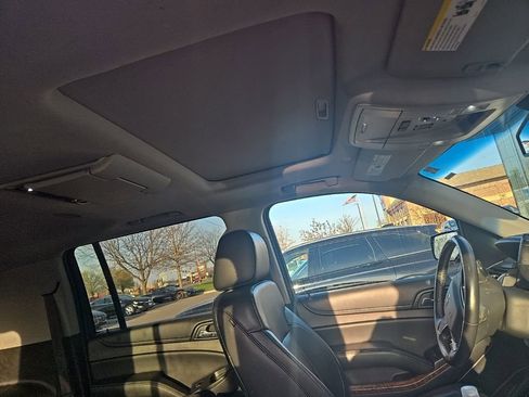 Used 2016 Chevrolet Suburban LTZ image 3