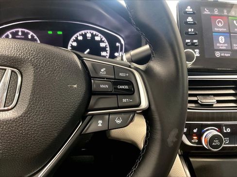 Used 2018 Honda Accord Touring image 24