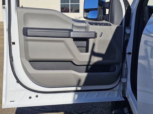 Certified 2022 Ford F250 XLT w/ XLT Premium Package image 13