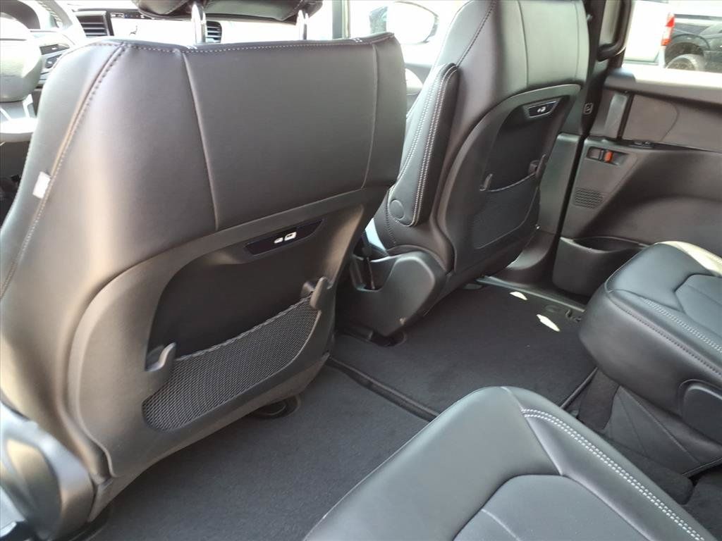 New 2027 Chrysler Pacifica Select FWD image 16