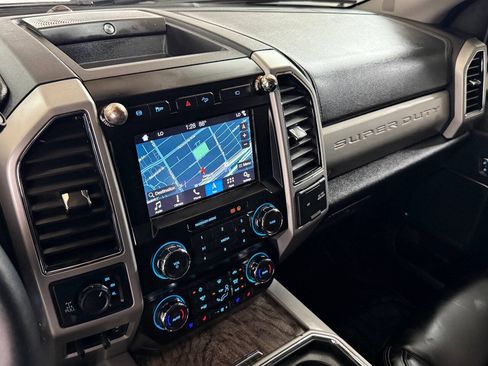 Used 2019 Ford F250 Lariat w/ Lariat Ultimate Package AWD/4WD image 59