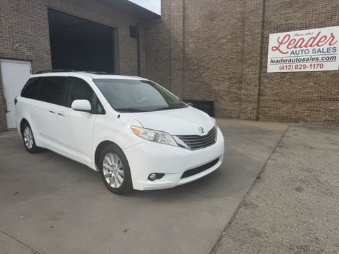 Used 2014 Toyota Sienna XLE w/ Entertainment Package AWD/4WD image 1