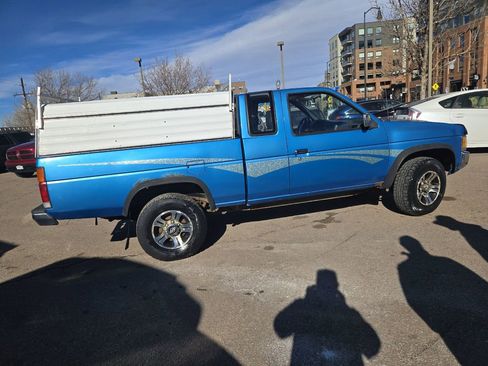 Used 1996 Nissan Pickup XE image 11