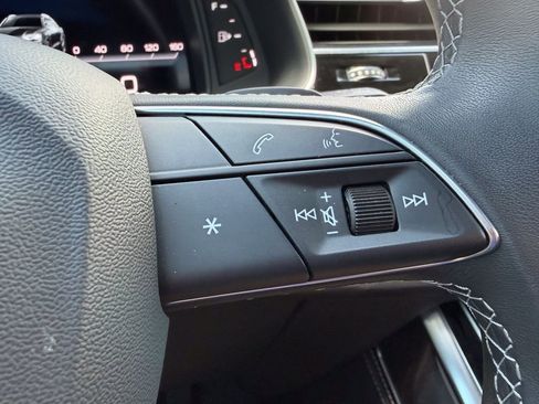 Used 2023 Audi Q8 Premium Plus w/ Premium Plus Package AWD/4WD image 31