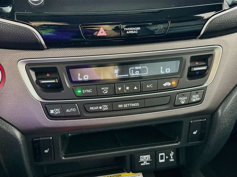Used 2023 Honda Ridgeline RTL-E image 19