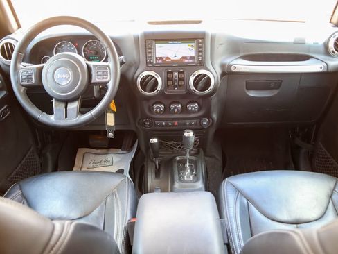 Used 2018 Jeep Wrangler Unlimited Rubicon w/ Connectivity Group AWD/4WD image 6