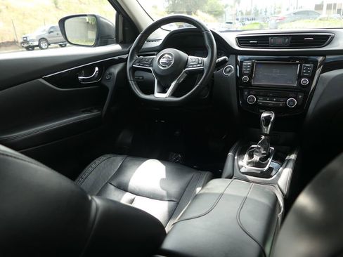 Used 2018 Nissan Rogue Sport SL w/ SL Premium Package FWD image 24