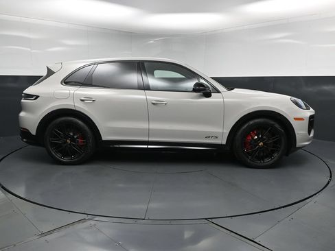 New 2026 Porsche Cayenne GTS AWD/4WD image 14