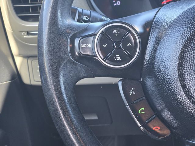 Used 2014 Kia Soul FWD image 25