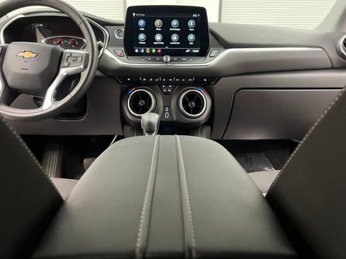 Used 2025 Chevrolet Blazer LT image 38