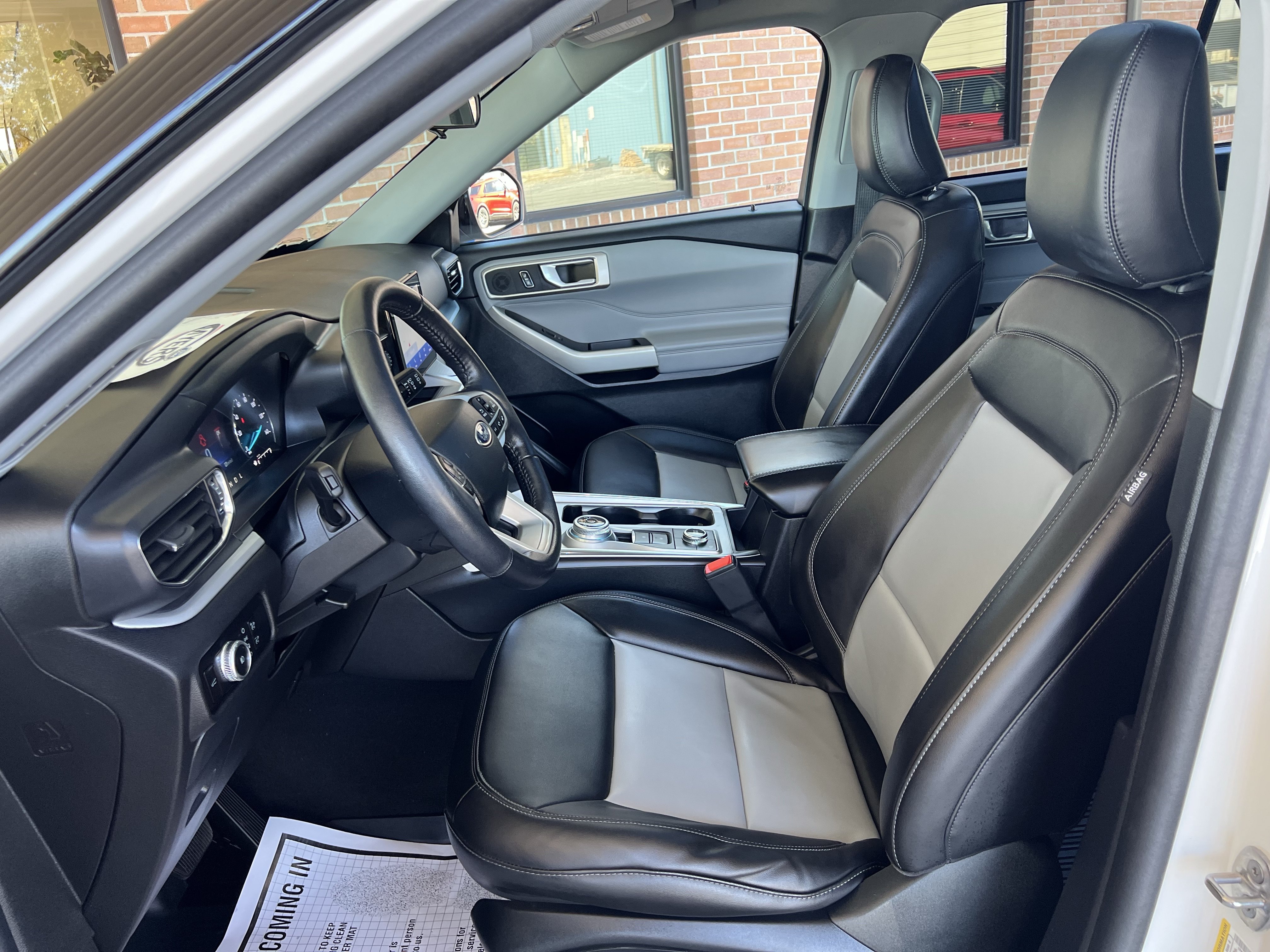 Used 2023 Ford Explorer XLT w/ Equipment Group 202A AWD/4WD image 15