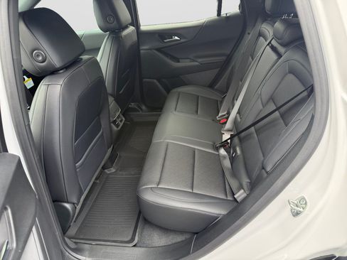 New 2027 Chevrolet Equinox LT w/ Convenience Package II FWD image 18