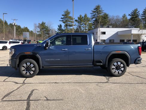 Used 2025 GMC Sierra 2500 Denali w/ Technology Package AWD/4WD image 6