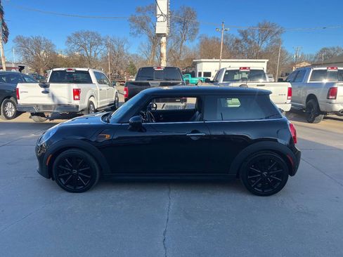 Used 2018 MINI Cooper 2-Door Hardtop image 7