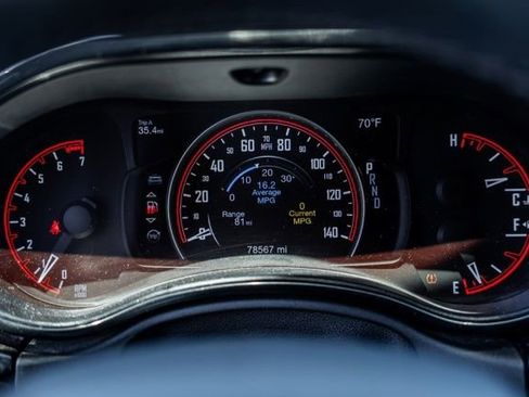 Used 2023 Dodge Durango SXT RWD image 16