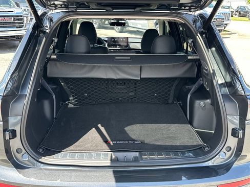 Used 2025 Mitsubishi Outlander SE FWD image 18