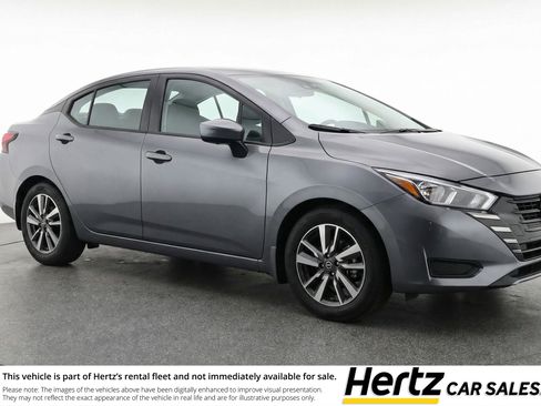 Used 2025 Nissan Versa SV image 1