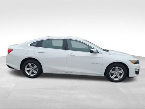 Used 2024 Chevrolet Malibu LS w/ LPO, Floor Liner Package FWD image 2