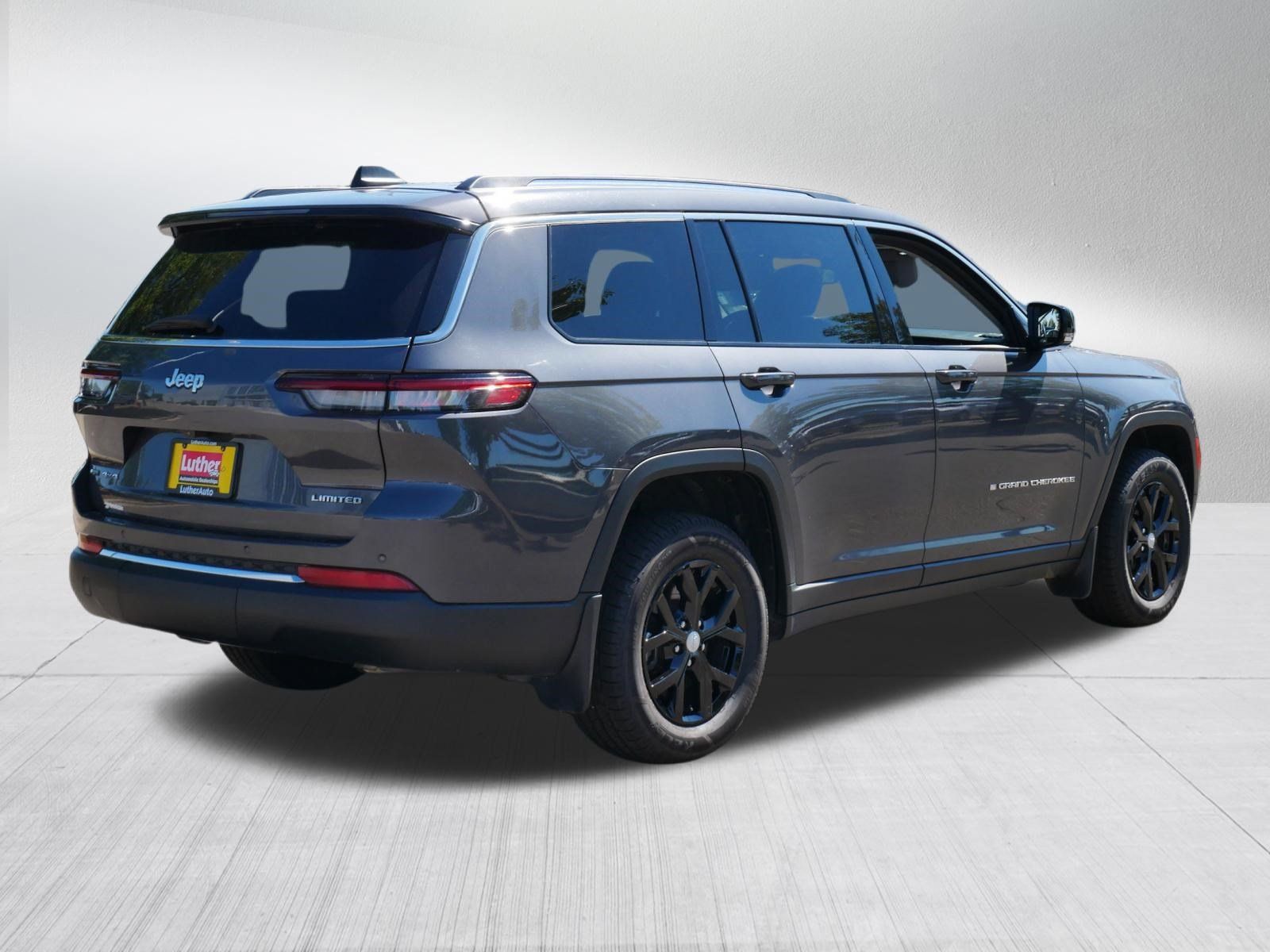 Used 2022 Jeep Grand Cherokee L Limited AWD/4WD image 7