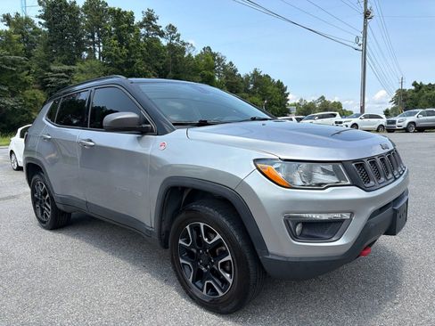 Used 2019 Jeep Compass Trailhawk AWD/4WD image 3
