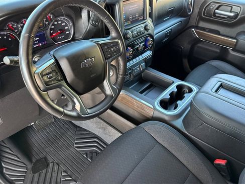 Used 2021 Chevrolet Silverado 1500 LT Trail Boss w/ Bed Protection Package image 4