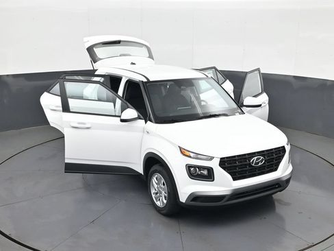 New 2026 Hyundai Venue SE FWD image 29