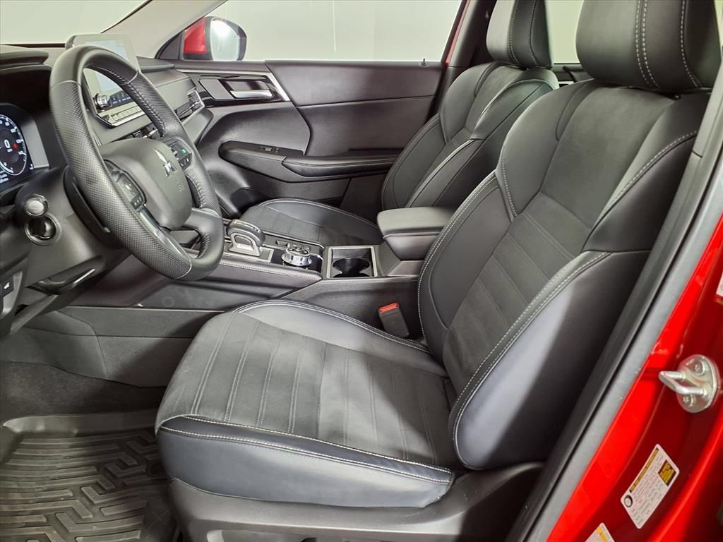 Used 2024 Mitsubishi Outlander SE AWD/4WD image 22