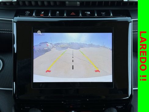 Used 2023 Jeep Grand Cherokee L Laredo image 17