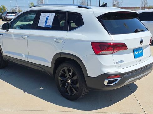 Used 2022 Volkswagen Taos SE AWD/4WD image 3