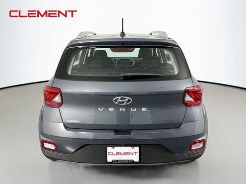 Used 2025 Hyundai Venue SEL FWD image 8
