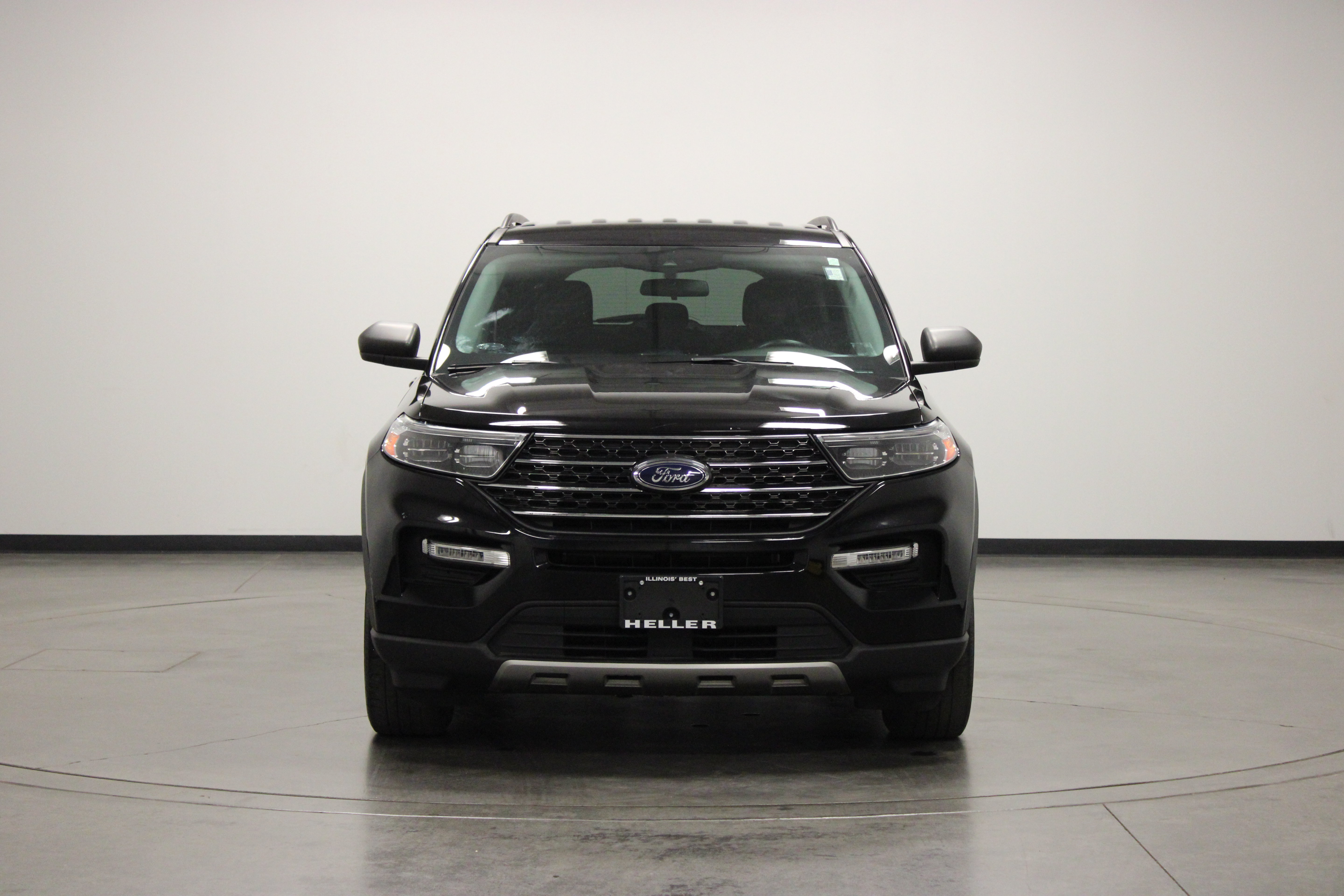 Used 2022 Ford Explorer XLT w/ Equipment Group 202A AWD/4WD image 5