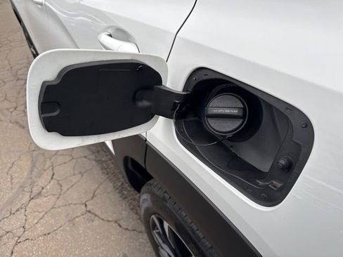 Used 2022 Chevrolet TrailBlazer LT w/ Convenience Package image 19