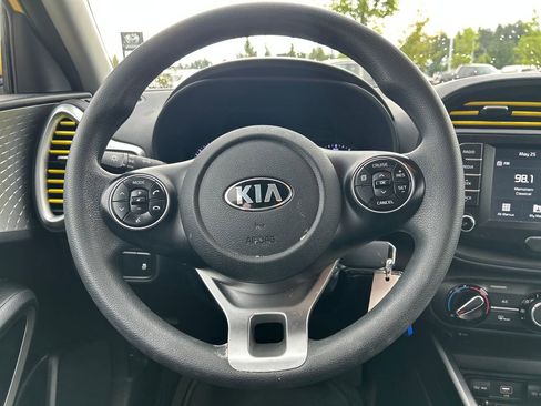 Used 2020 Kia Soul LX FWD image 19