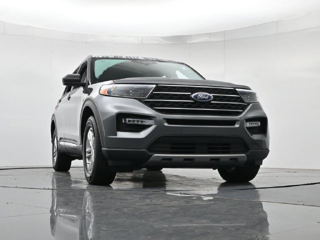 Certified 2024 Ford Explorer XLT w/ Equipment Group 202A AWD/4WD image 37