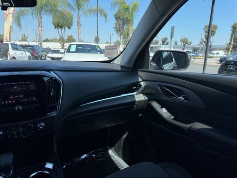 Used 2021 Chevrolet Traverse LS FWD image 16