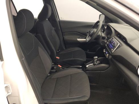 Used 2018 Nissan Kicks SV w/ Exterior Electronics Package FWD image 21