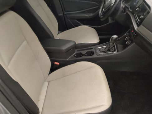 Used 2019 Volkswagen Jetta R-Line w/ R-Line Cold Weather Package FWD image 21
