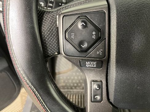 Used 2016 Toyota Tacoma TRD Off-Road image 16