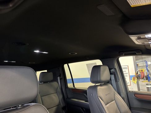 Used 2025 GMC Yukon XL Denali image 37