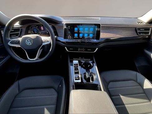 Used 2026 Volkswagen Atlas SEL AWD/4WD image 5